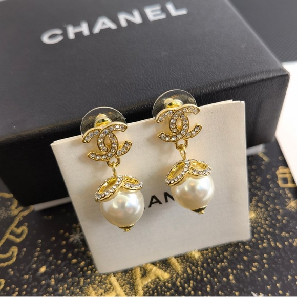 Chanel earrings - Picture 2 of 5